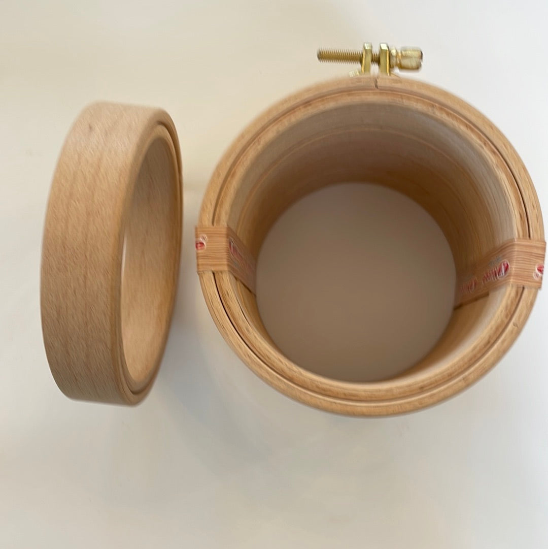 Nurge 24 mm / 1” Beech Screwed Embroidery Hoop