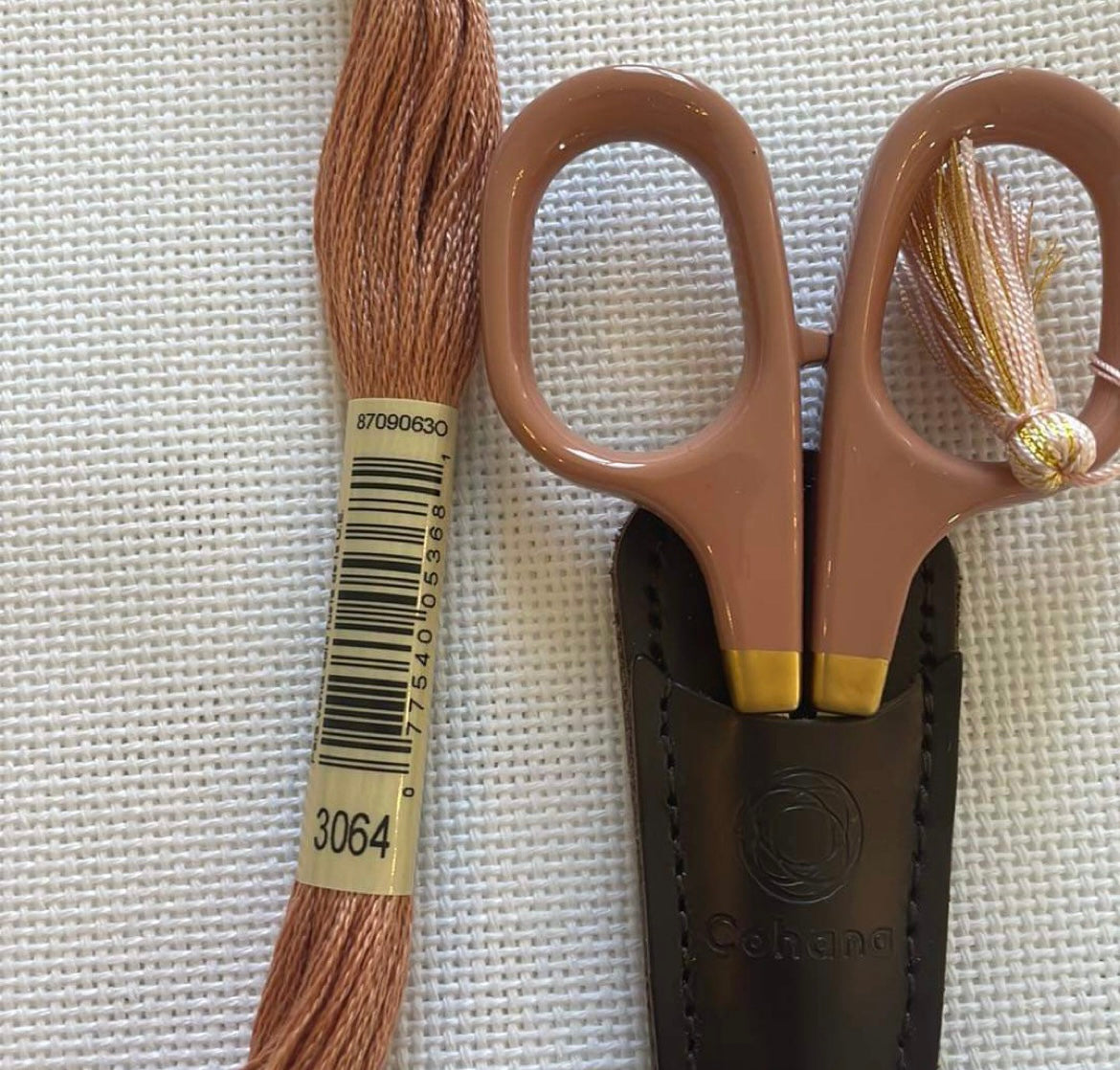 Fine Scissor with Gold Lacquer