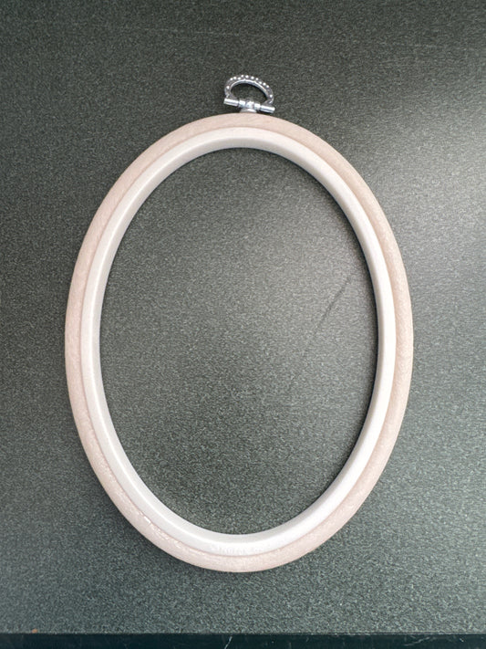 Nurge 11.5 x15 cm (4.5 x6”) Flexi Hoop Oval
