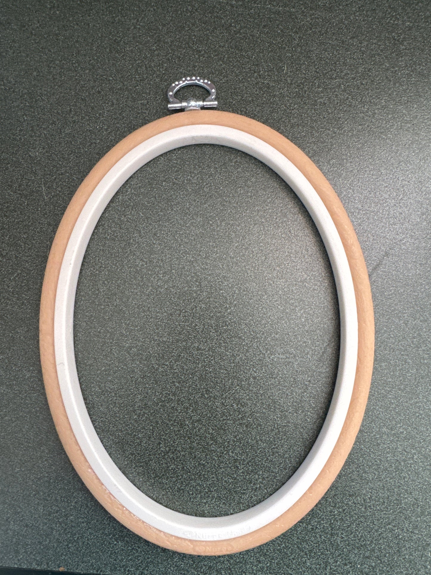 Nurge 18x23 cm (7x 9”) Flexi Hoop Oval