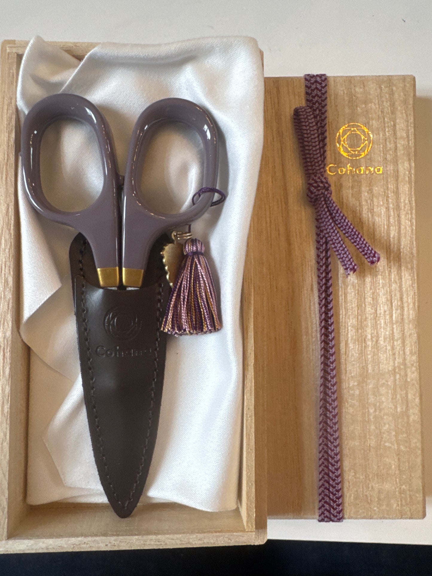 Fine Scissor with Gold Lacquer