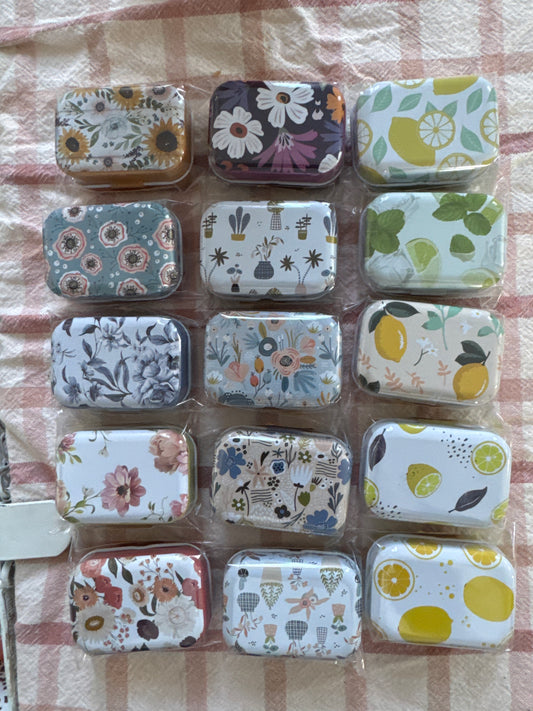 Botanical Magnetic Needle Case