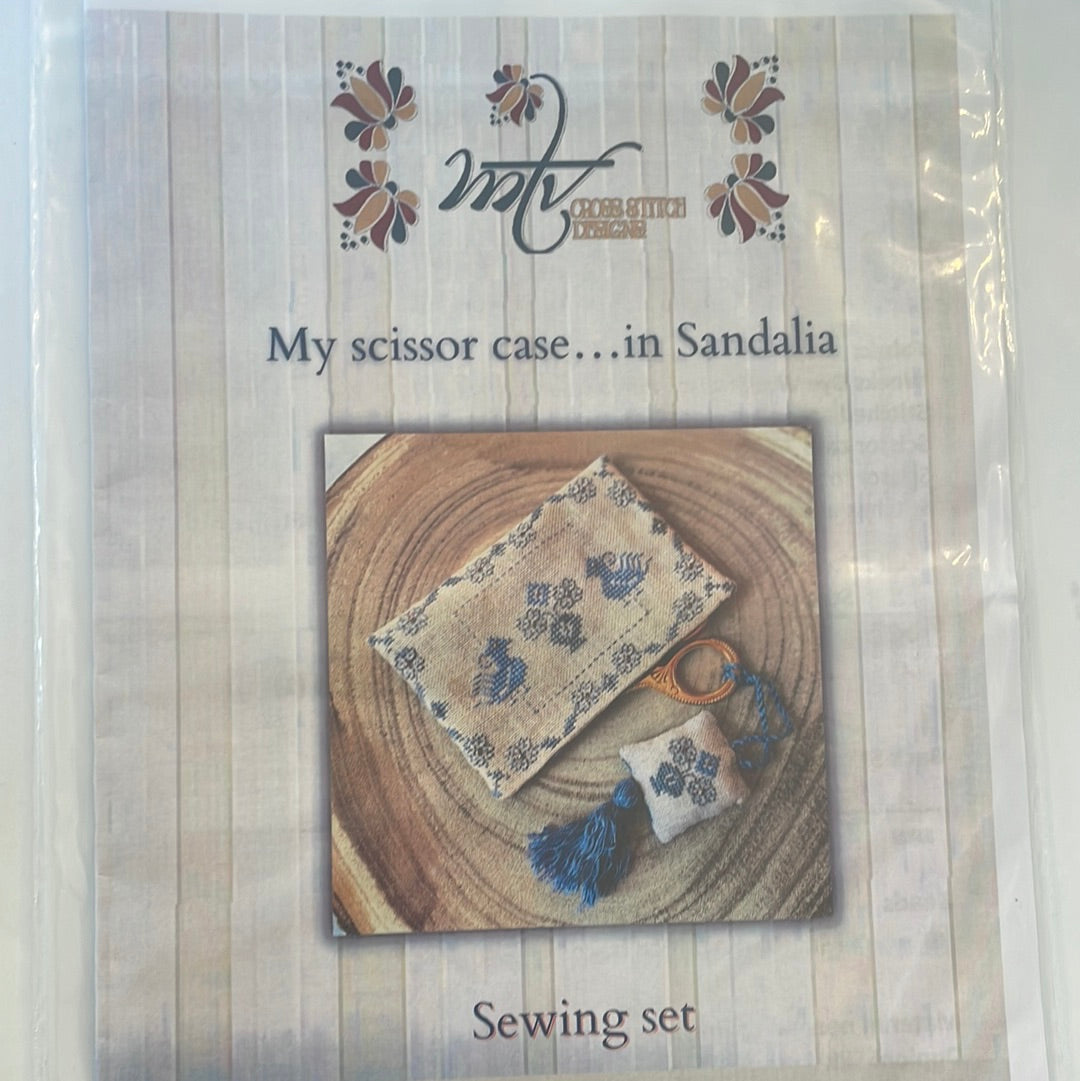 My scissor case in sandalia